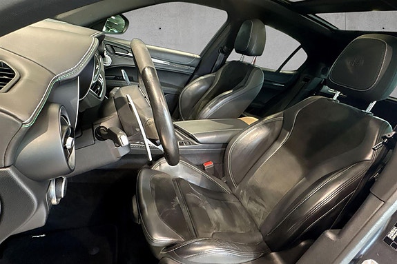 Alfa Romeo Stelvio Quadrifoglio 10 of 28