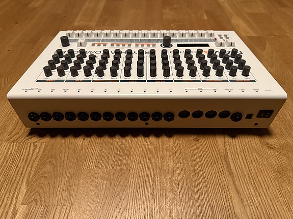 Product image 2 of 9