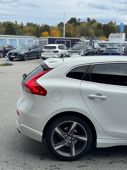 Volvo V40 3 of 5