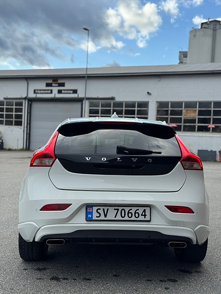 Volvo V40 5 of 5