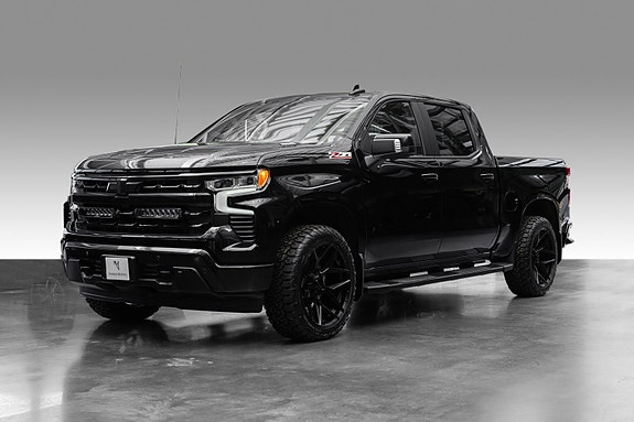 Chevrolet Silverado 1500 2 of 30