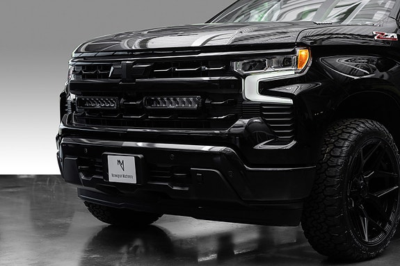 Chevrolet Silverado 1500 3 of 30