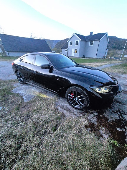 BMW i4 2 of 5