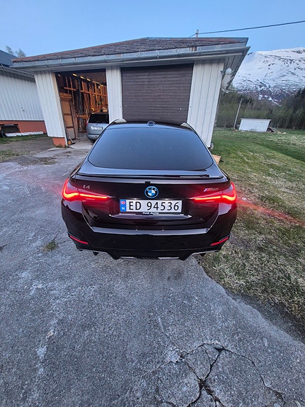 BMW i4 4 of 5