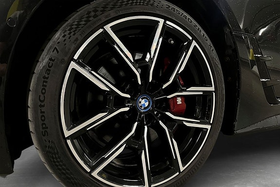 BMW i4 13 of 30
