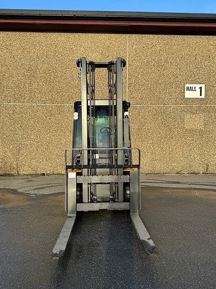 Hyundai 50DN-9VC 3 of 5