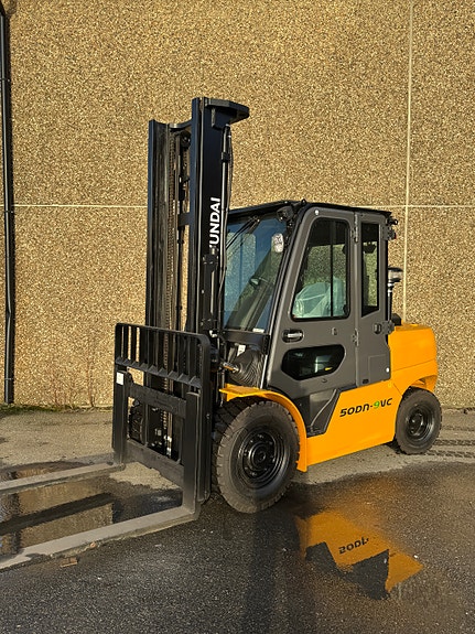 Hyundai 50DN-9VC 2 of 5