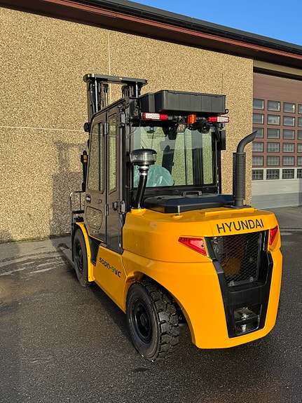 Hyundai 5T Diesel truck 8 of 11