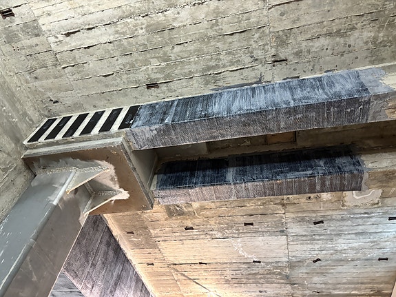 Karbonbåndmontasje.
Vi har proff-utstyr for å sikre dokumentert heft og utførelse.