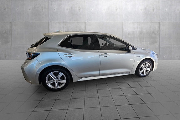 Toyota Corolla 6 of 24