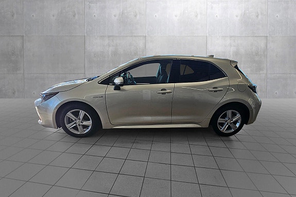 Toyota Corolla 2 of 24