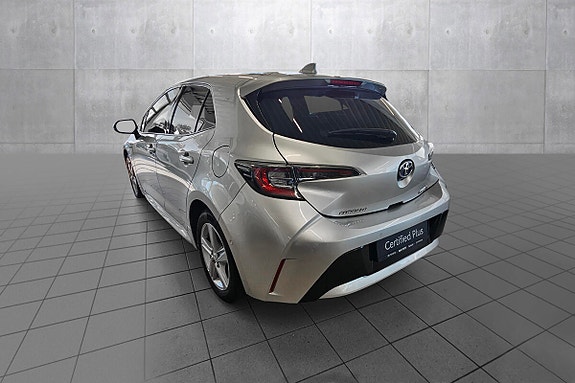 Toyota Corolla 3 of 24