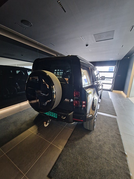 Land Rover Defender-Serie 4 of 14