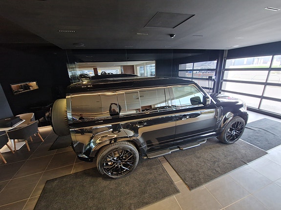 Land Rover Defender-Serie 14 of 14