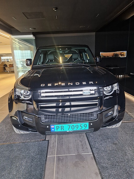 Land Rover Defender-Serie 10 of 14