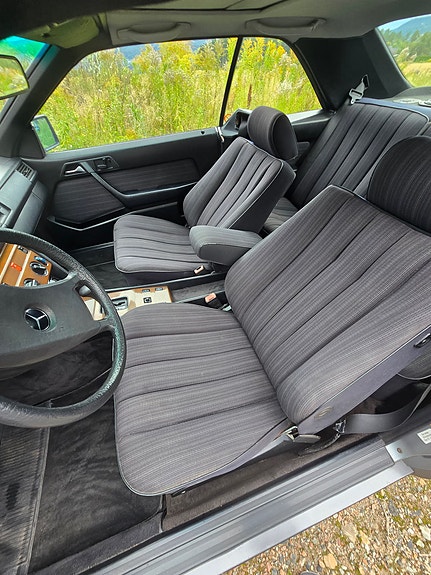 Mercedes-Benz 230 CE 6 of 7
