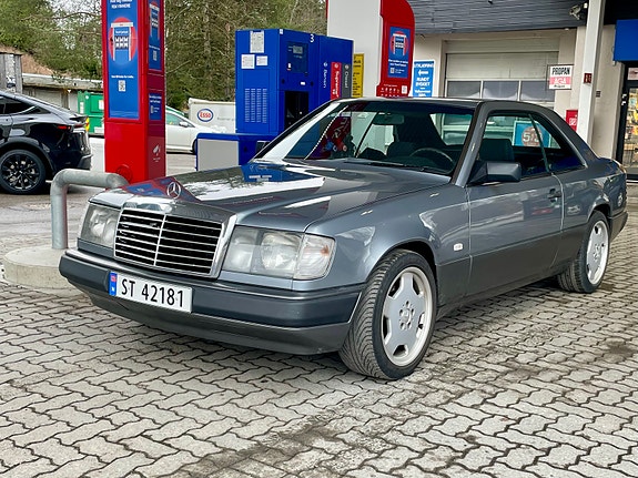 Mercedes-Benz 230 CE 4 of 7