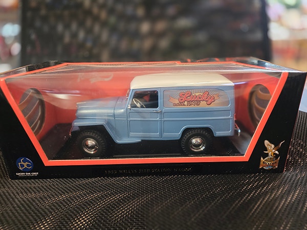 1955 Willys Jeep Van Modellbil i skala 1:18