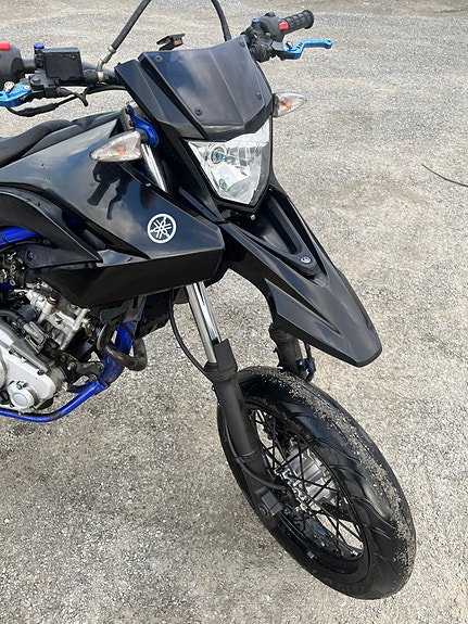 Yamaha WR 125 X 4 of 5