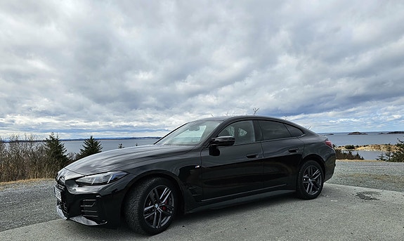 BMW i4 2 of 5