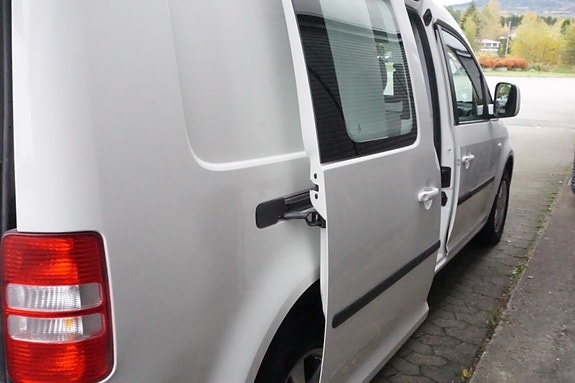 Volkswagen Caddy Maxi 17 of 18