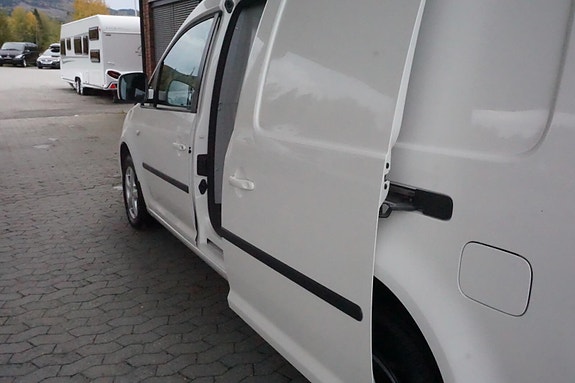 Volkswagen Caddy Maxi 18 of 18