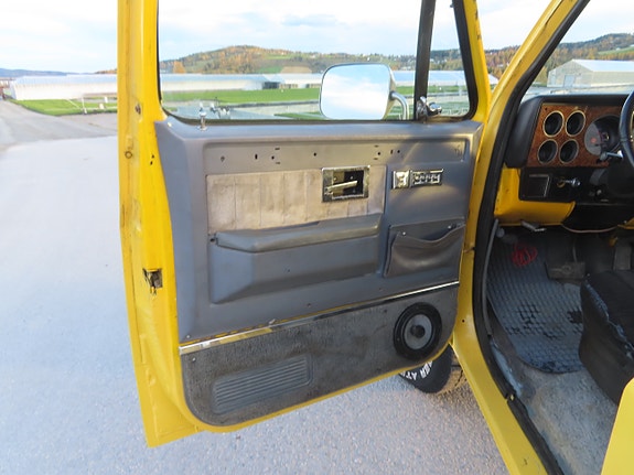 Chevrolet K20 19 of 30