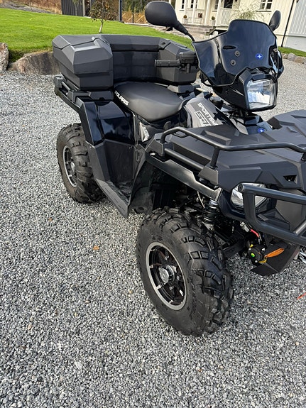 Polaris Sportsman 570 EFI Black Edition 6 of 12
