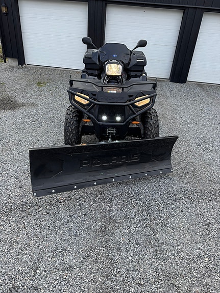 Polaris Sportsman 570 EFI Black Edition 12 of 12
