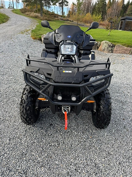 Polaris Sportsman 570 EFI Black Edition 3 of 12