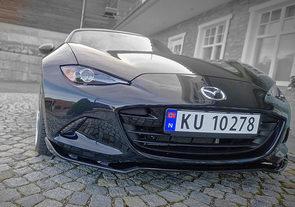 Mazda MX-5 4 of 5