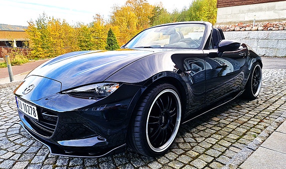 Mazda MX-5 2 of 5