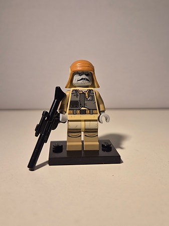 LEGO Star Wars – Pao (Rogue One) – med blaster
