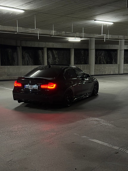 BMW 335i 12 of 27