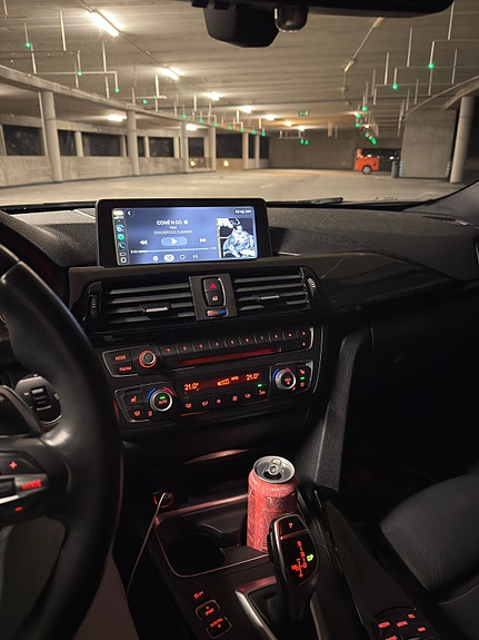 BMW 335i 24 of 27
