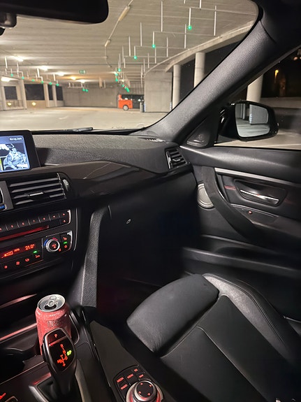 BMW 335i 25 of 27