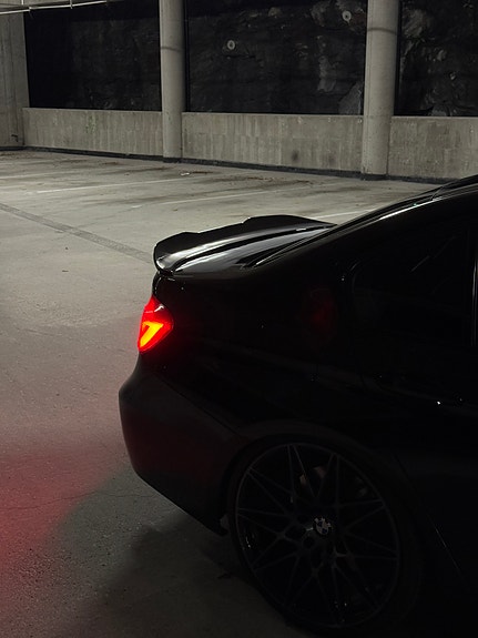 BMW 335i 21 of 27