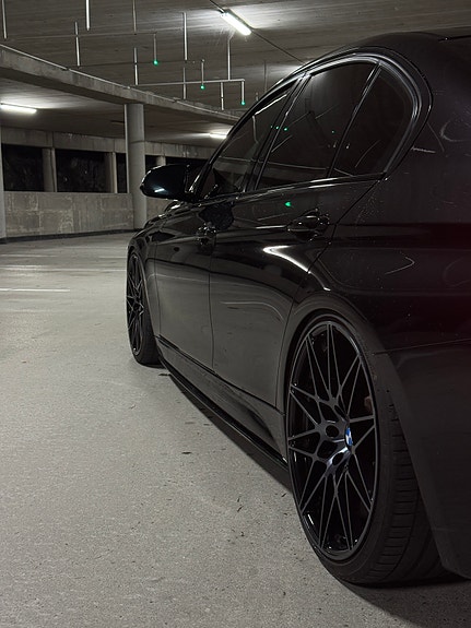 BMW 335i 6 of 27