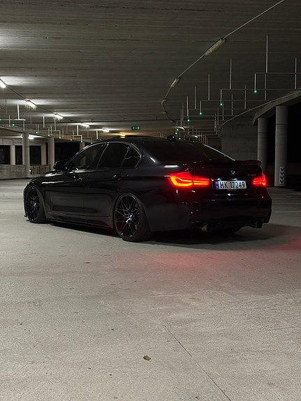 BMW 335i 4 of 27