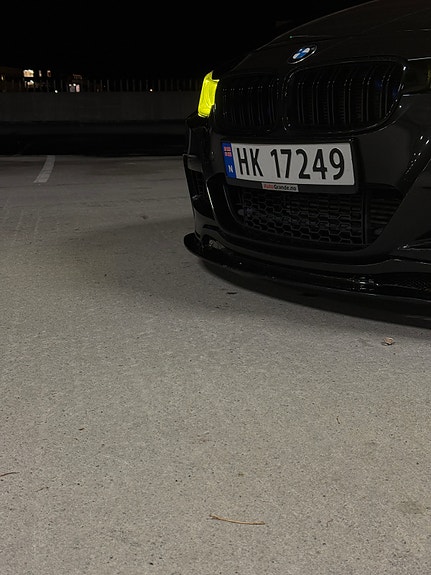 BMW 335i 19 of 27