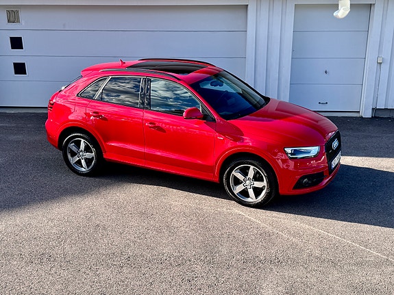 Audi Q3 2 of 30