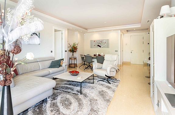 Moderne og romslig leilighet med stor terrasse og eksklusive fellesfasiliteter