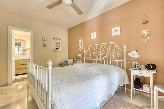 Renovert leilighet nær Puerto Banús | 3 soverom og hele 80 m² terrasse