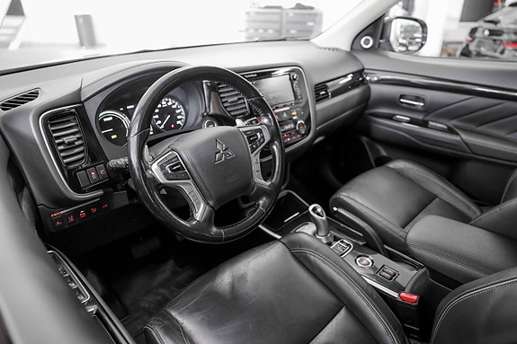 Mitsubishi Outlander 2 of 29