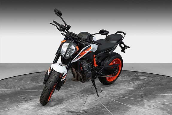 KTM 890 Duke R 7 of 14