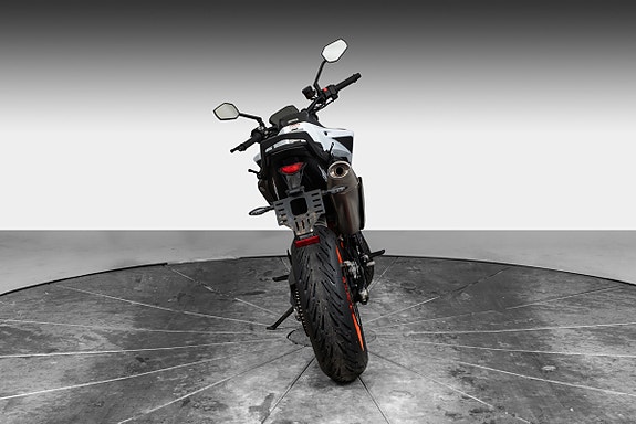 KTM 890 Duke R 4 of 14