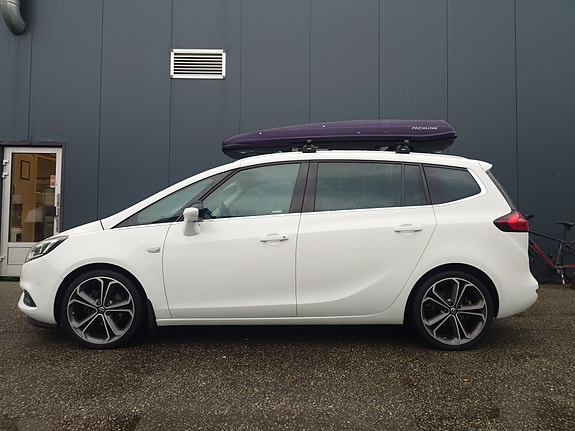 Opel Zafira Tourer 2 of 5