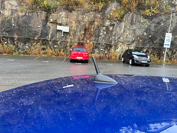 BMW 130i 12 of 30