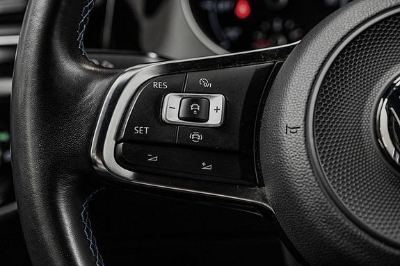 Volkswagen Golf VII 19 of 26