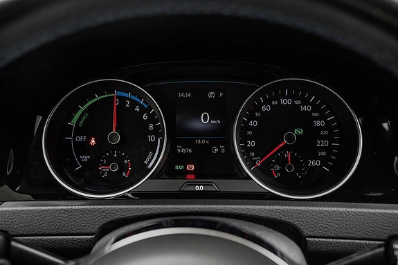 Volkswagen Golf VII 24 of 26